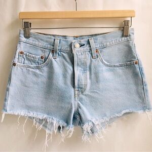 Levi’s 501 Premium Buttonfly Raw Hem Light Wash Blue Denim Jeans Size 26